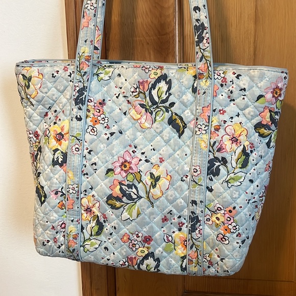 LIKE NEW - VERA BRADLEY 3 PIECE SET - Picture 3 of 14